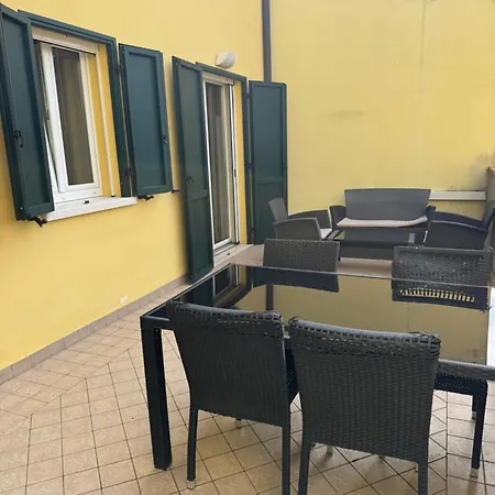 La Casa Del Pilota Con Box Auto Privato Апартаменты *